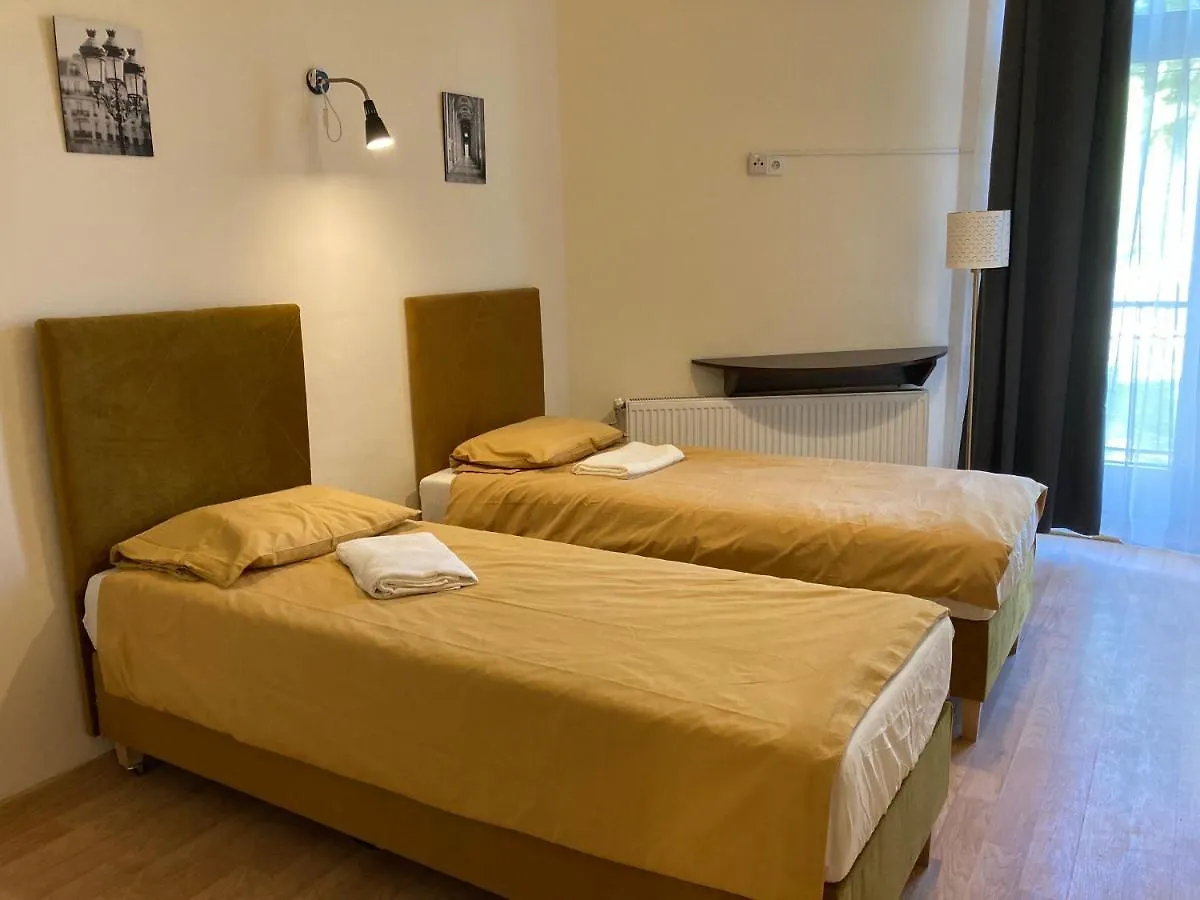 Hello Aparthotels Краков 0*,